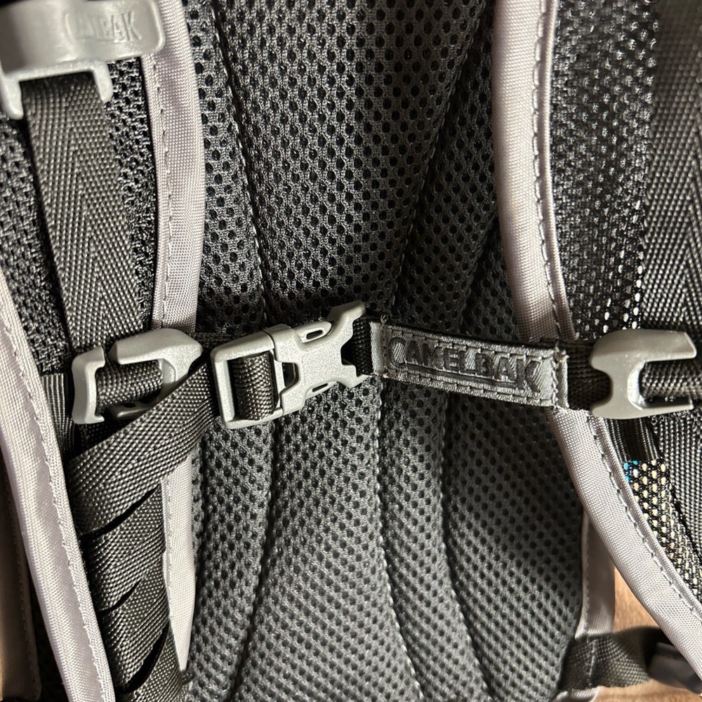 CamelBak Gray Hydration Backpack - image 5